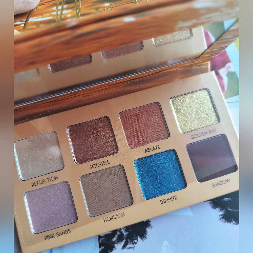 Beauty For Real Golden Hour Eyeshadow Palette - Picture 2 of 8